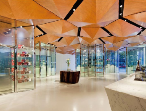 美國(guó)展臺(tái)設(shè)計(jì)公司如何在展臺(tái)搭建中合理利用玻璃材料的？
